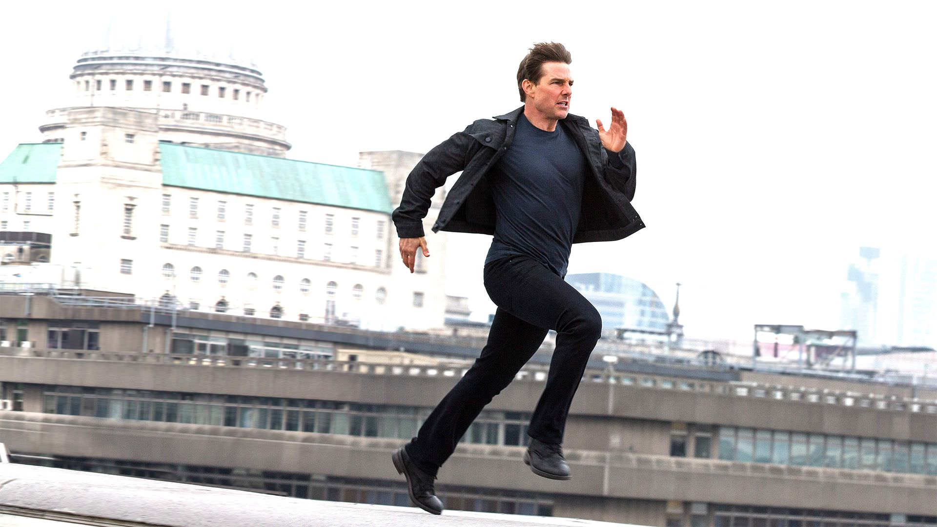 تام کروز در نقش ایتن هانت در حال دویدن در فیلم Mission Impossible: Fallout