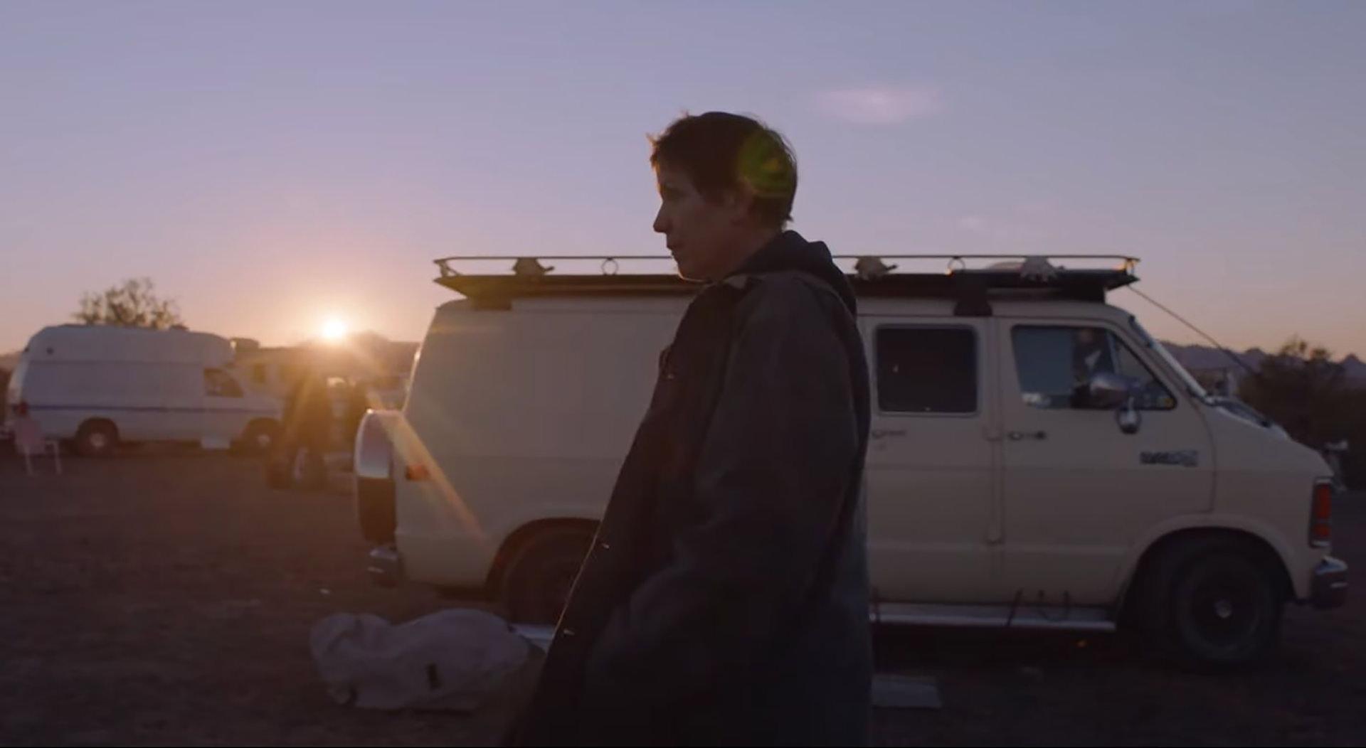 نوری آگاهی بخش در سراسر صحرای فیلم Nomadland