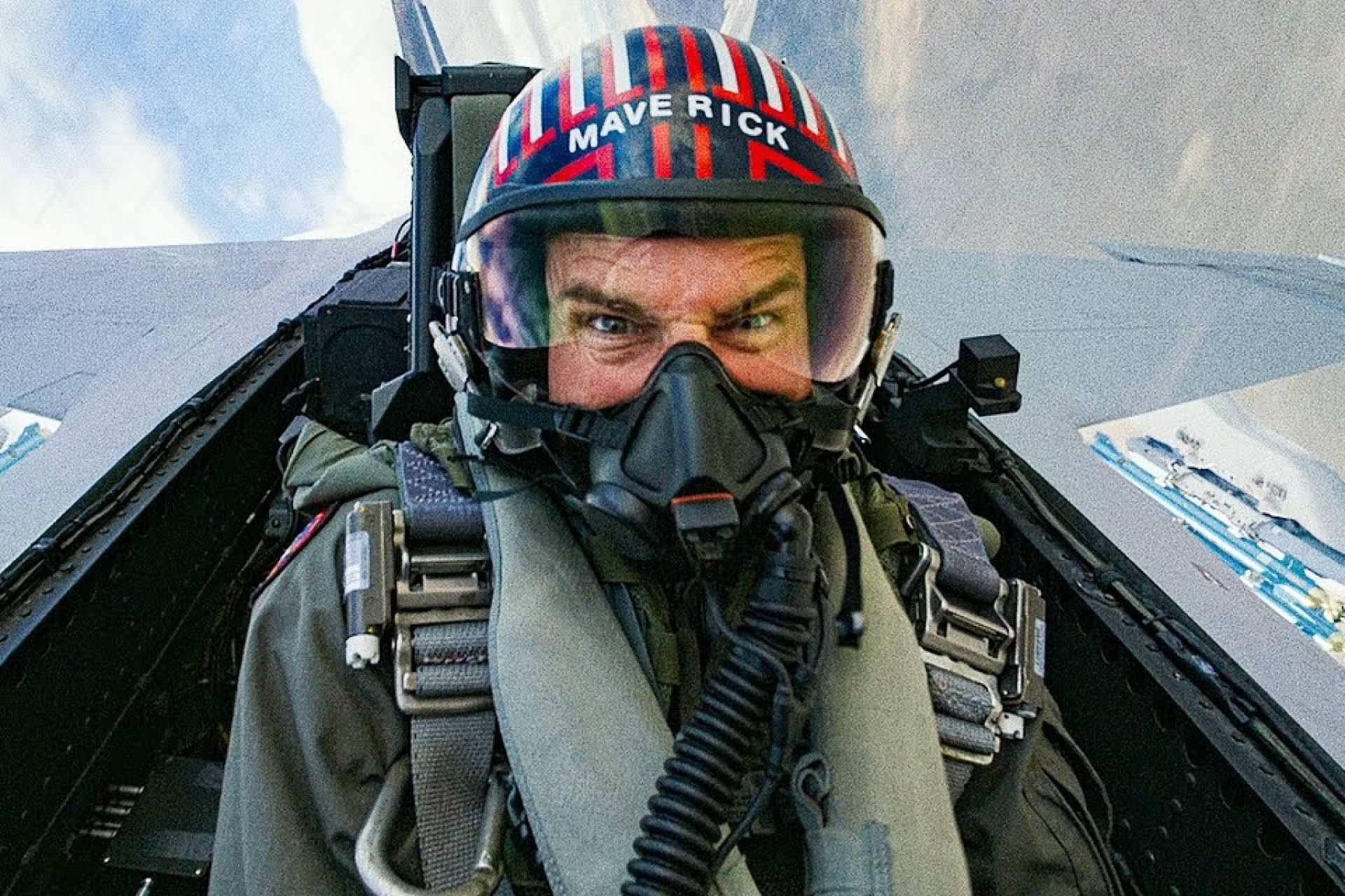 تام کروز بر فراز آسمان در فیلم Top Gun