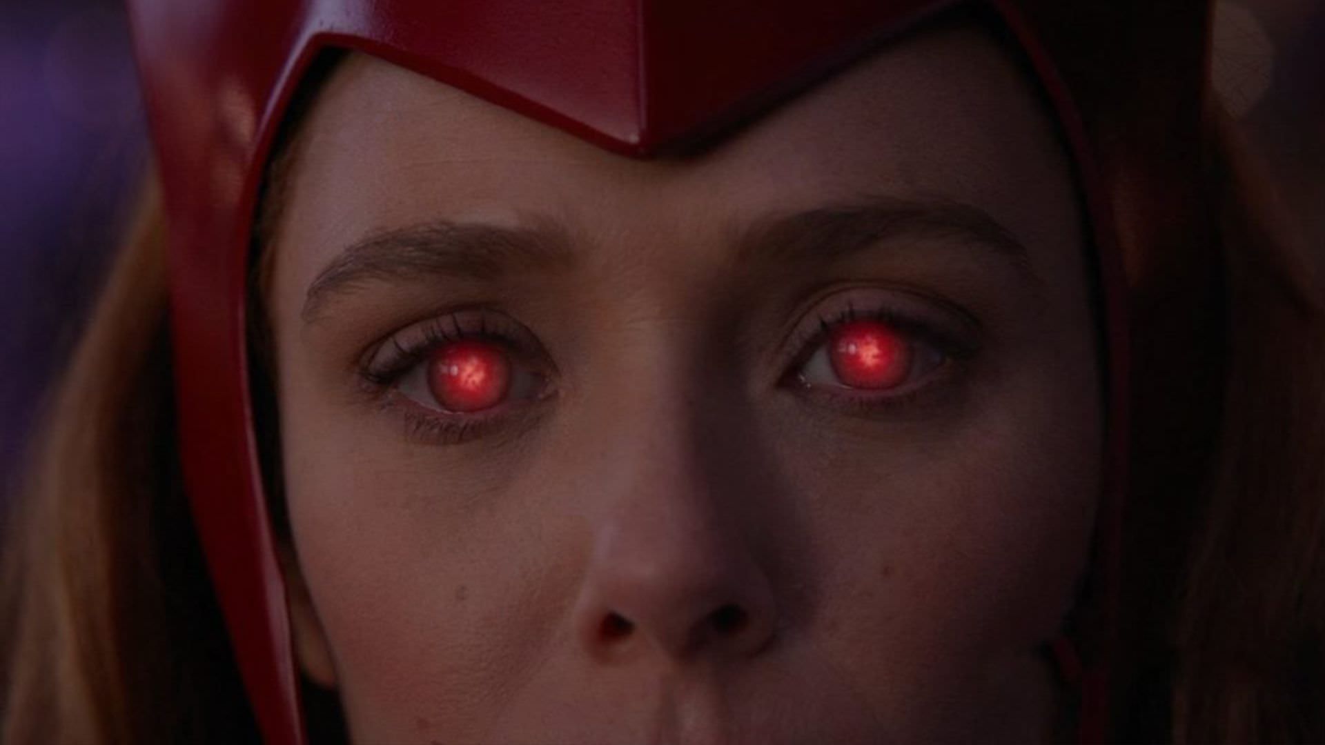 چشمان قرمز رنگ الیزابت اولسن در نقش واندا ماکسیموف در قسمت ششم سریال WandaVision