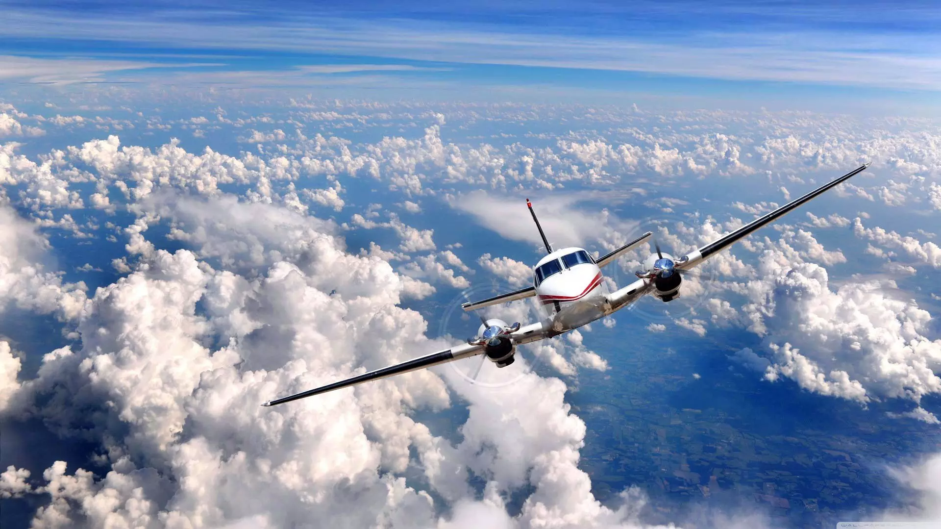 هواپیما بر فراز ابرها در Microsoft Flight Simulator