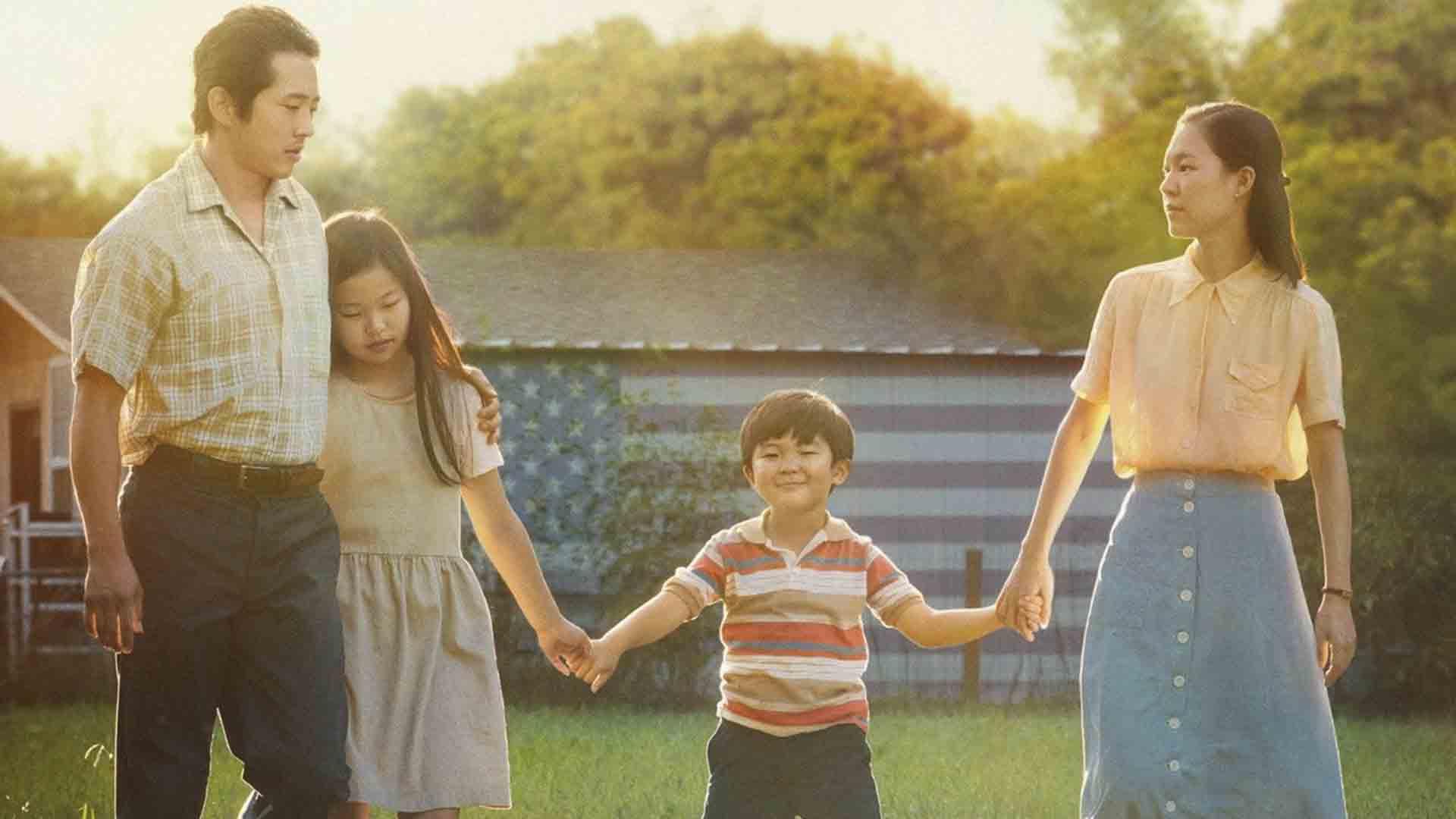 استیون ین به همراه خانواده خود در فیلم Minari