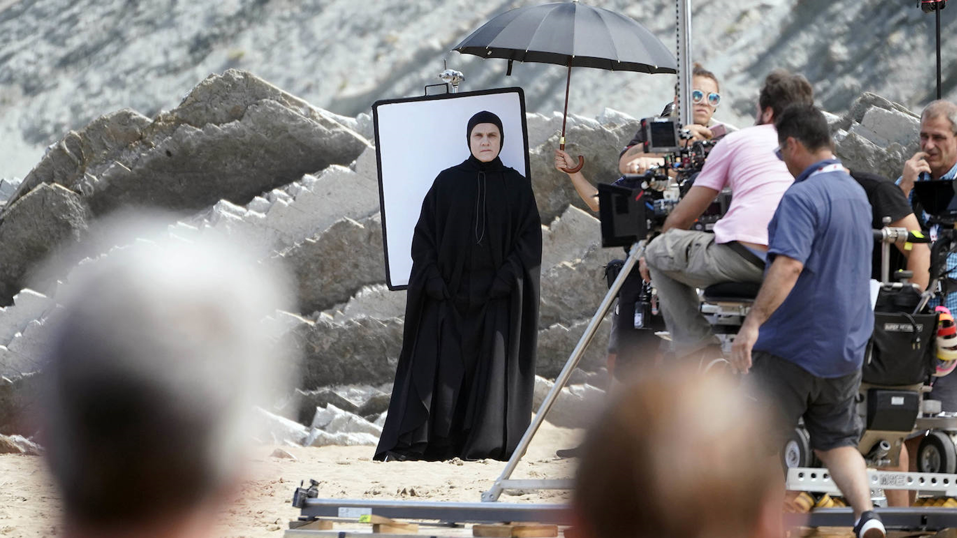 کریستوفر والتز در نقش مرگ در پشت صحنه‌ی فیلم فستیوال ریفکین ساخته‌ی وودی آلن