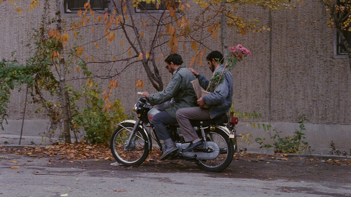 حسین سبزیان و محسن مخملباف در نمایی از فیلم کلوزآپ