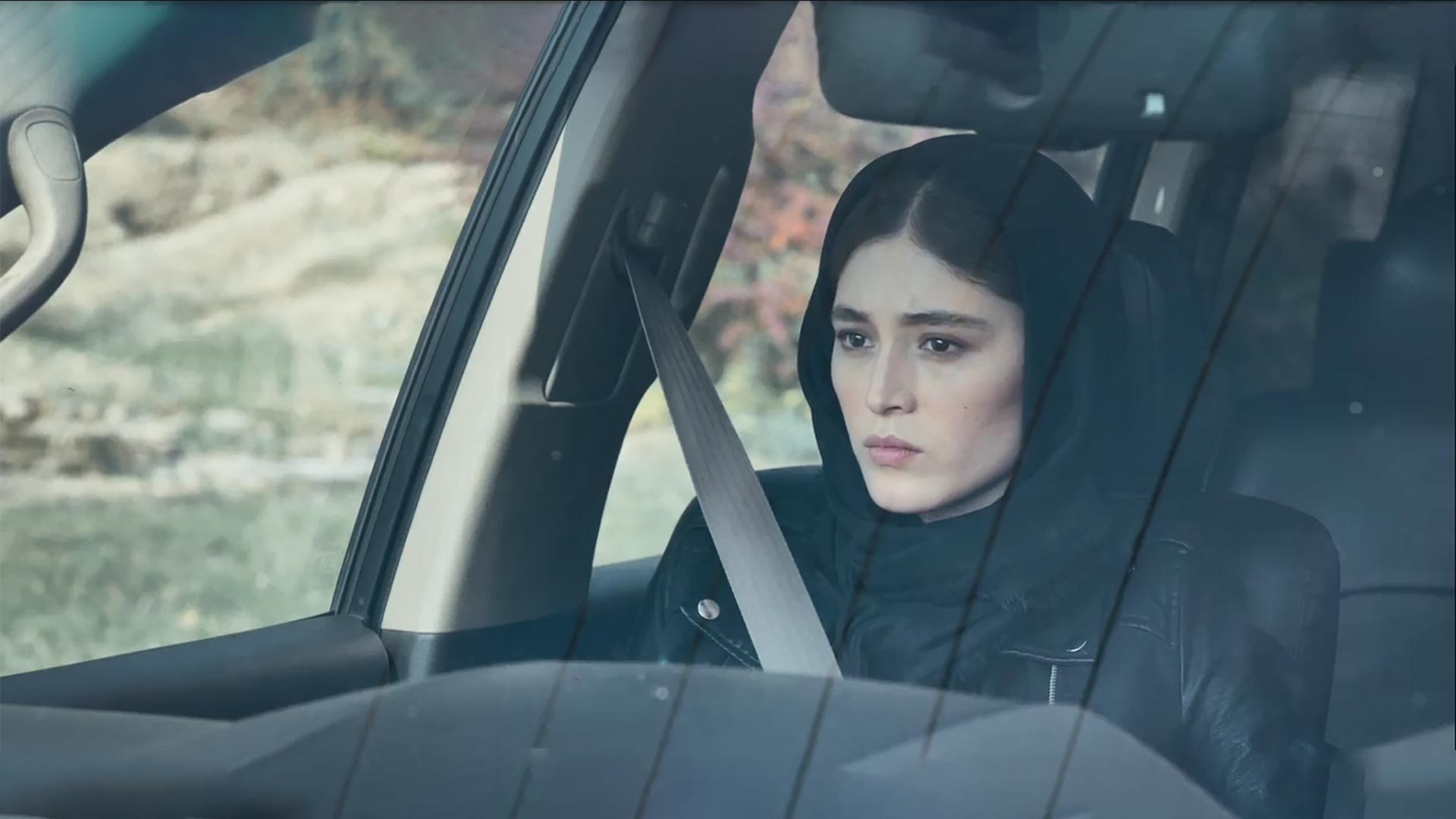 فرشته حسینی همراه با صابر ابر در ماشین در قسمت هفتم قورباغه