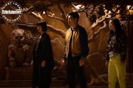 سم لیو و آکوافینا در مکانی مرموز در فیلم Shang-Chi and the Legend of the Ten Rings