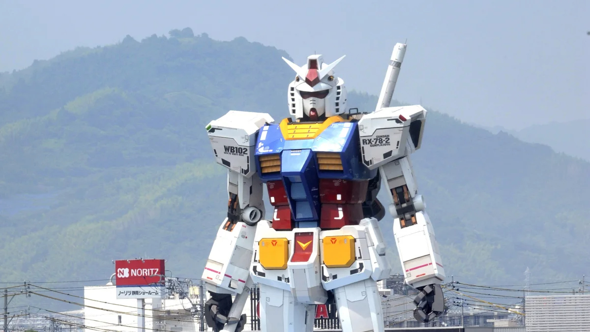 مجسمه Gundam در ژاپن