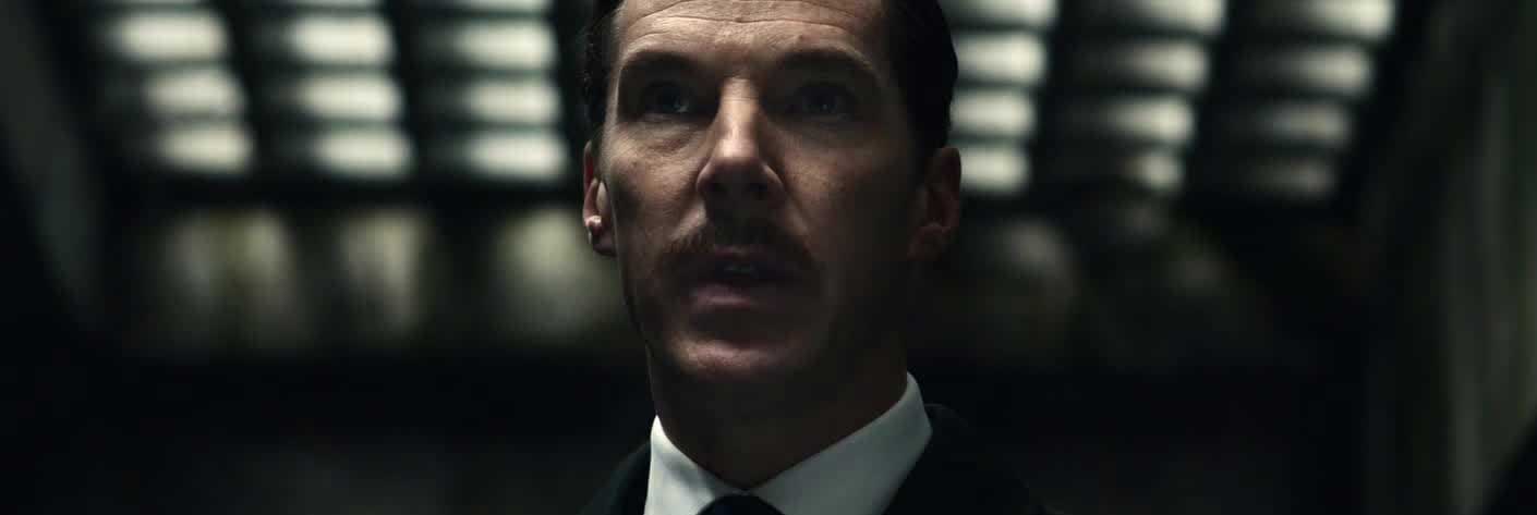 چهره جدی و بهت زده بندیکت کامبربچ، بازیگر سریال شرلوک و فیلم The Courier