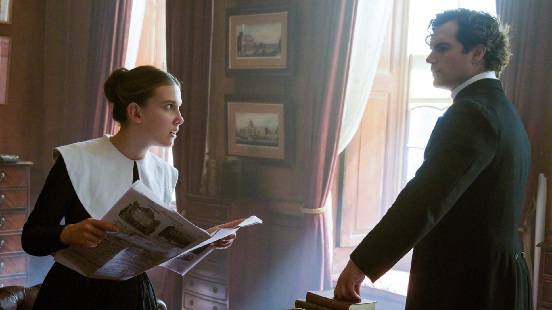میلی بابی براون در نقش انولا هولمز و هنری کویل در نقش شرلوک هولمز در فیلم Enola Holmes