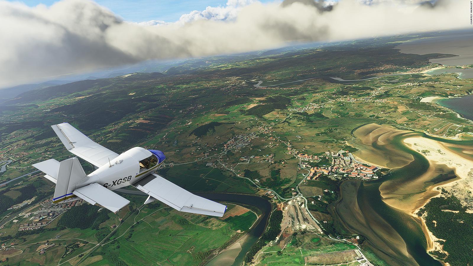 پرواز بر فراز مزارع سرسبز در بازی مایکروسافت فلایت سیمولاتور
