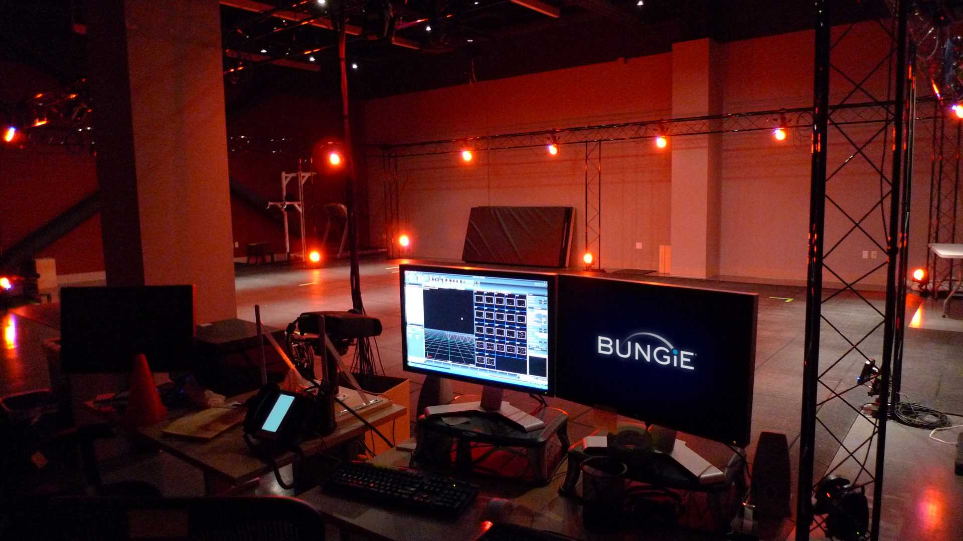 تصویری از درون استودیو بانجی