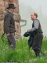 هریسون فورد در نقش ایندیانا جونز و توبی جونز در پشت صحنه فیلم‌برداری و تولید فیلم Indiana Jones 5