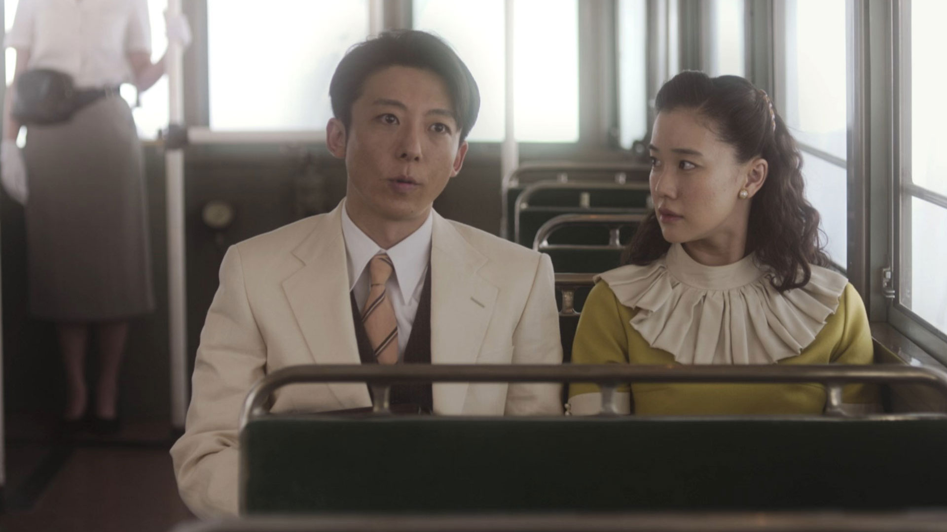 یوساکو و همسرش ساتوکو در صحنه ای از فیلم همسر یک جاسوس