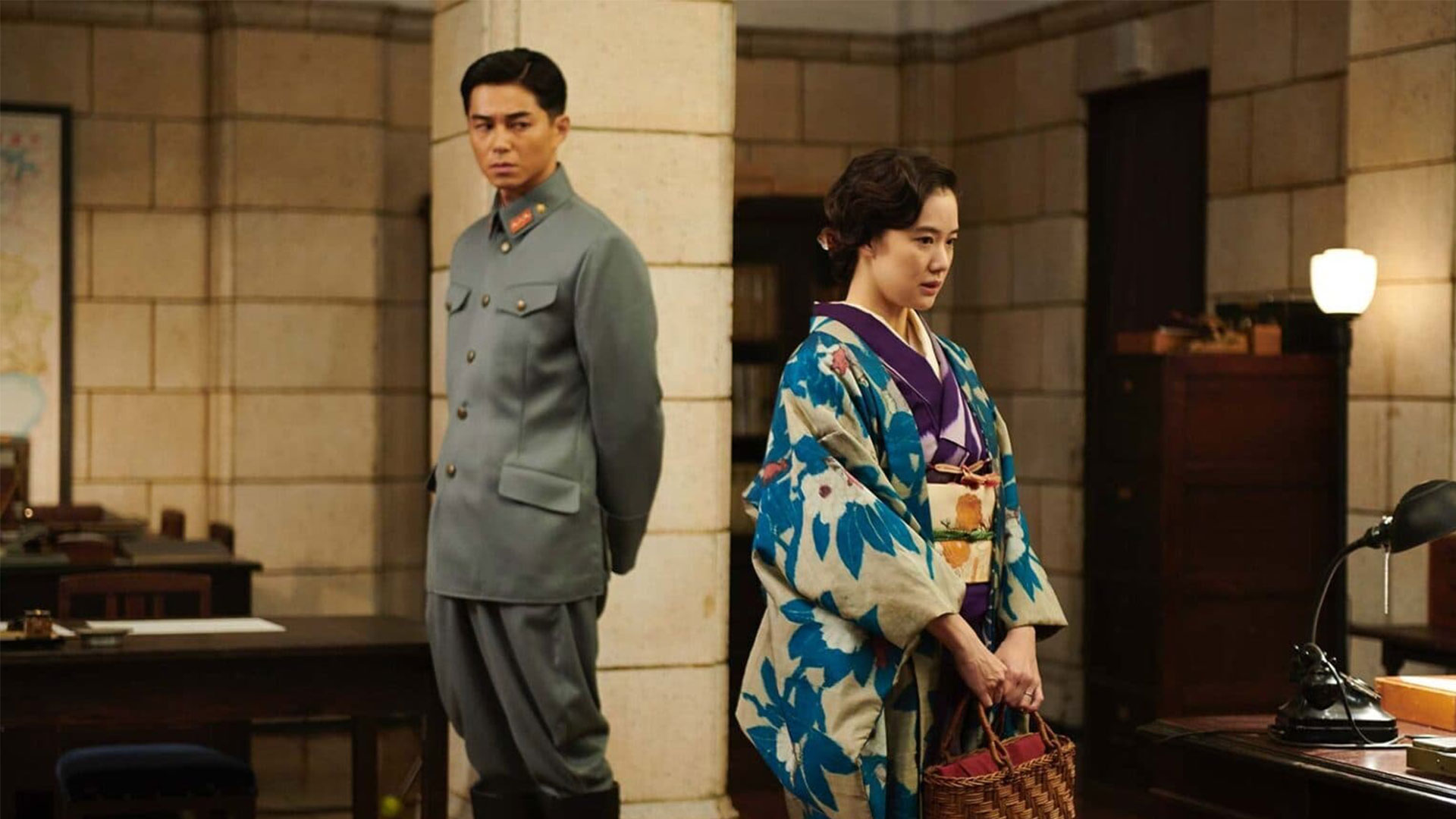 ساتوکو نقش اصلی فیلم همسر یک جاسوس به همراه تایجی
