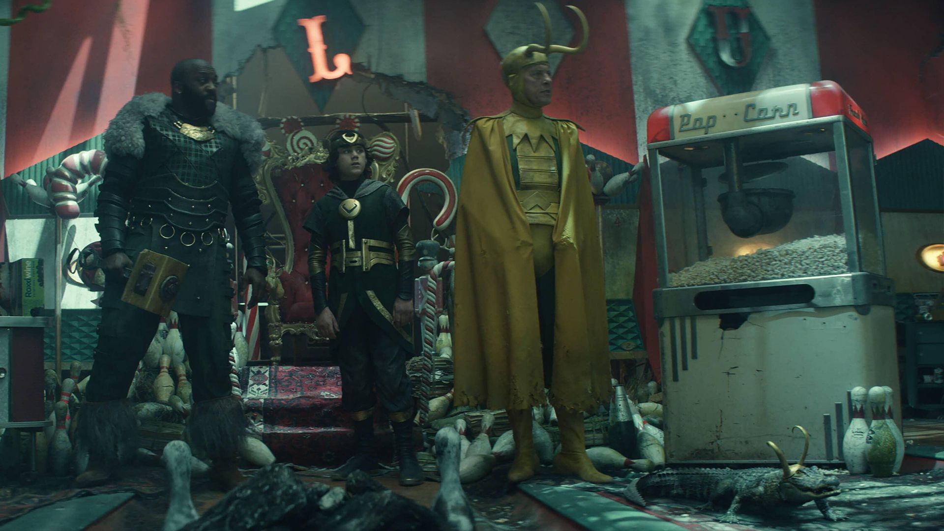 ریچارد ای گرانت در نقش کلاسیک لوکی، تمساح لوکی، جک ویل در نقش کید لوکی و دئوبیا اوپاری در نقش Boastful Loki در قسمت پنجم سریال Loki