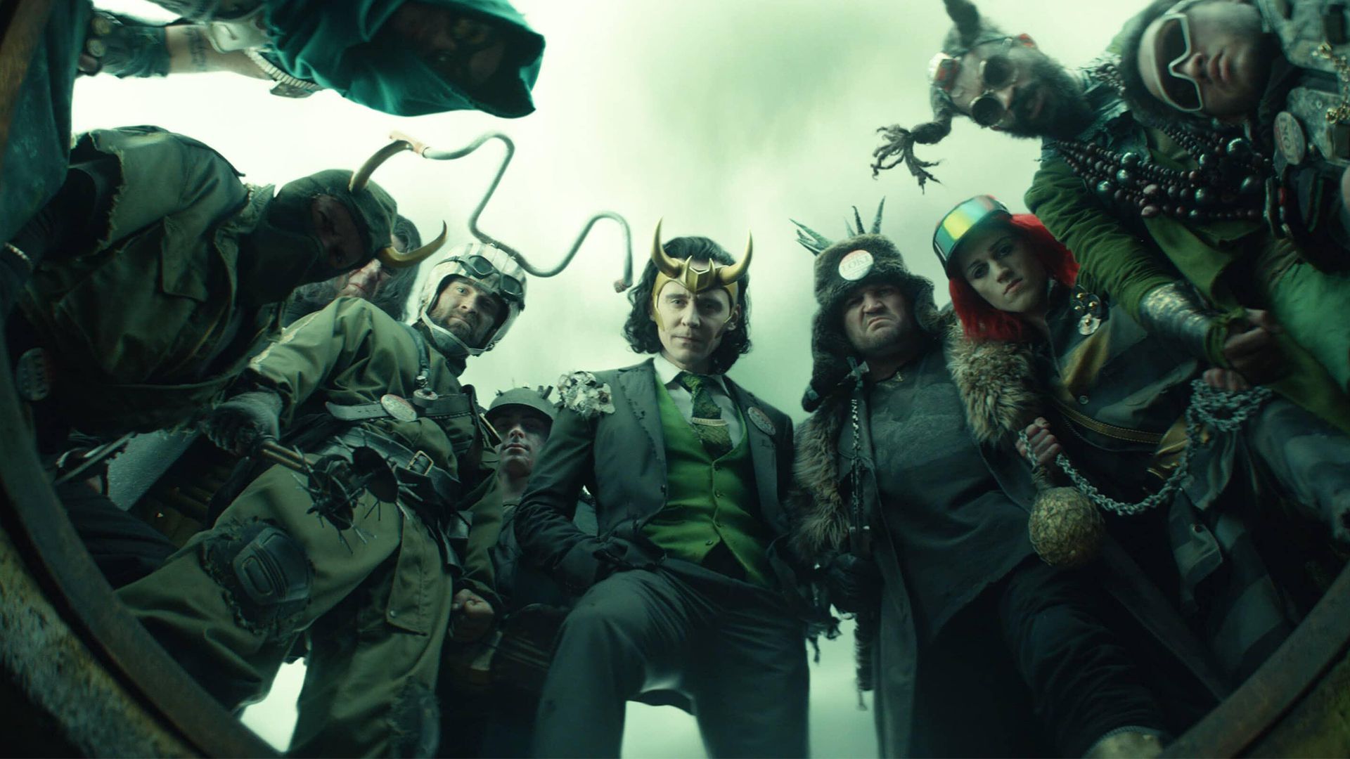 رئیس جمهور لوکی و نیروهایش در بالا سر پناهگاه لوکی ها در قسمت پنجم سریال Loki