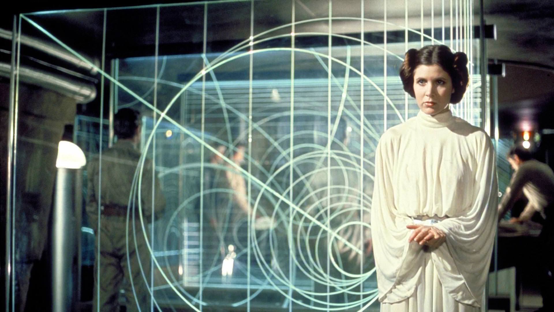 کری فیشر در نقش پرنسس لیا در فیلم Star Wars: A New Hope