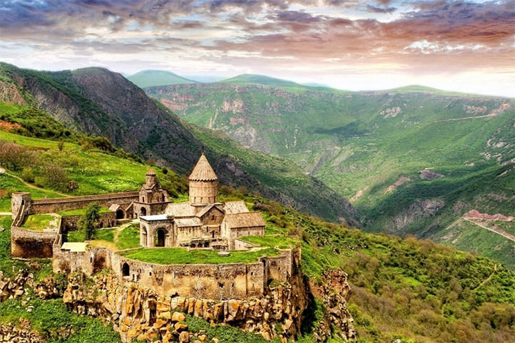 آیا ایرانی‌ها برای تور ارمنستان نیاز به ویزا دارند؟