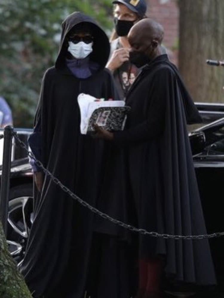 لتیشیا رایت در نقش شوری و دانای گوریرا در نقش اوکویه در حال خواندن فیلمنامه درپشت صحنه فیلم Black Panther: Wakanda Forever