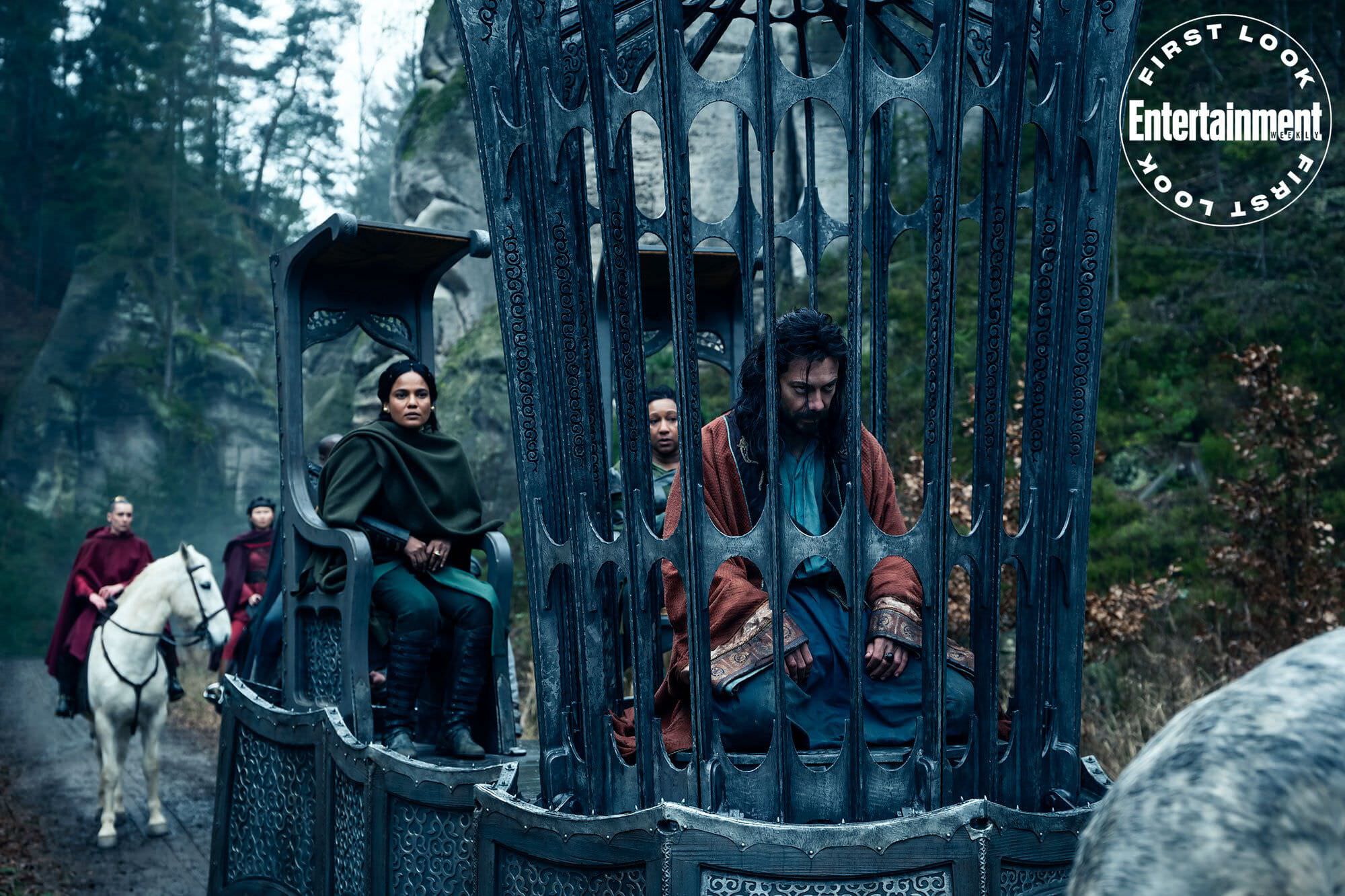 بردن یک زندانی در فصل اول سریال The Wheel of Time