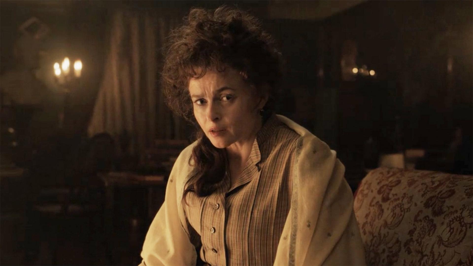 هلنا بونهام کارتر در نقش یودوریا هولمز در فیلم Enola Holmes