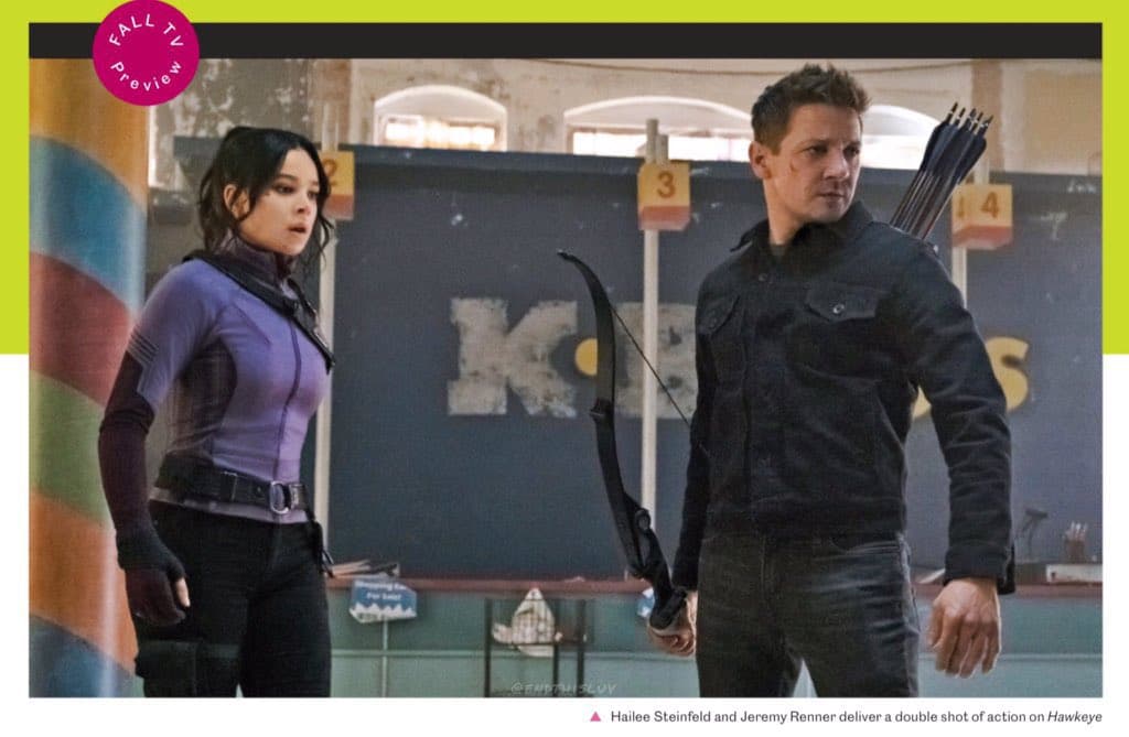 جرمی رنر در نقش کلینت بارتون و هیلی استاینفلد در نقش کیت بیشاپ در یک صحنه اکشن در سریال Hawkeye