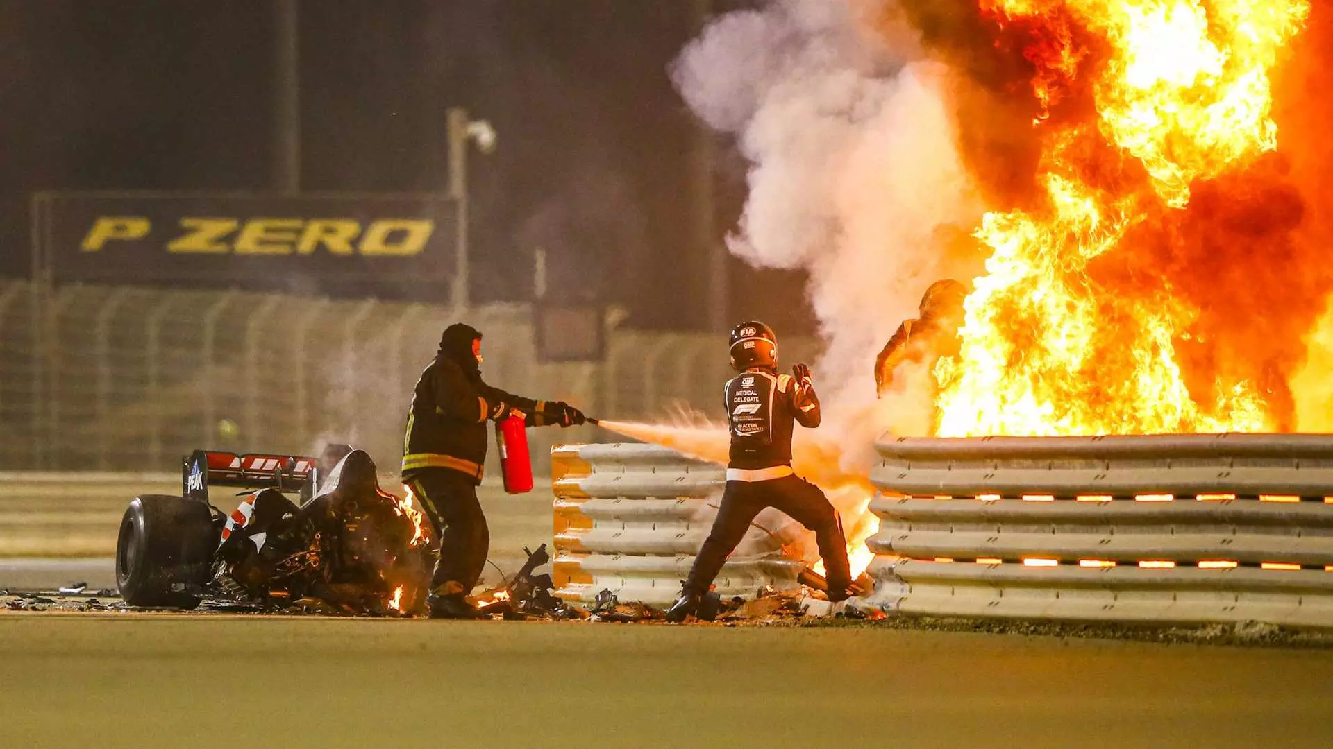 خروج معجزه آسا رومن گروژان از میان آتش در مسابقه جایزه بزرگ بحرین در فصل 2020 مسابقات فرمول یک