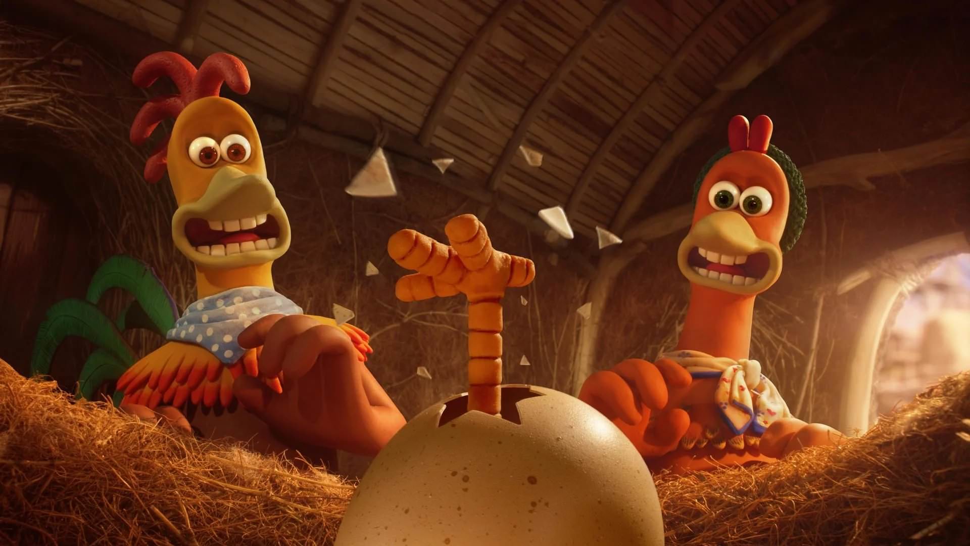 راکی و جینجر در حال تماشا متولد شدن مالی در انیمیشن Chicken Run: Dawn of the Nuggets