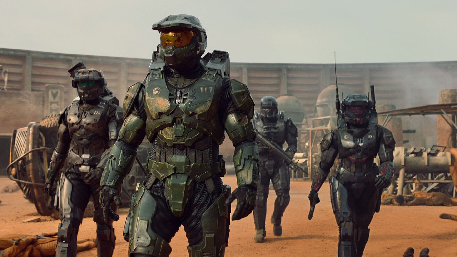 مستر چیف و اسپارتان‌ها در حال قدم زدن در سریال Halo