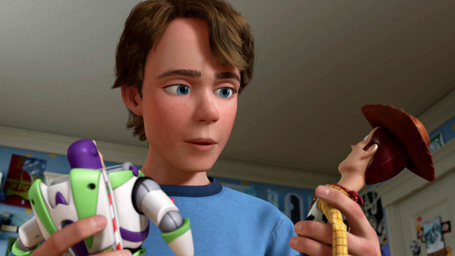 باز لایت یر و وودی در دستان شخصیت اندی در انیمیشن Toy Story