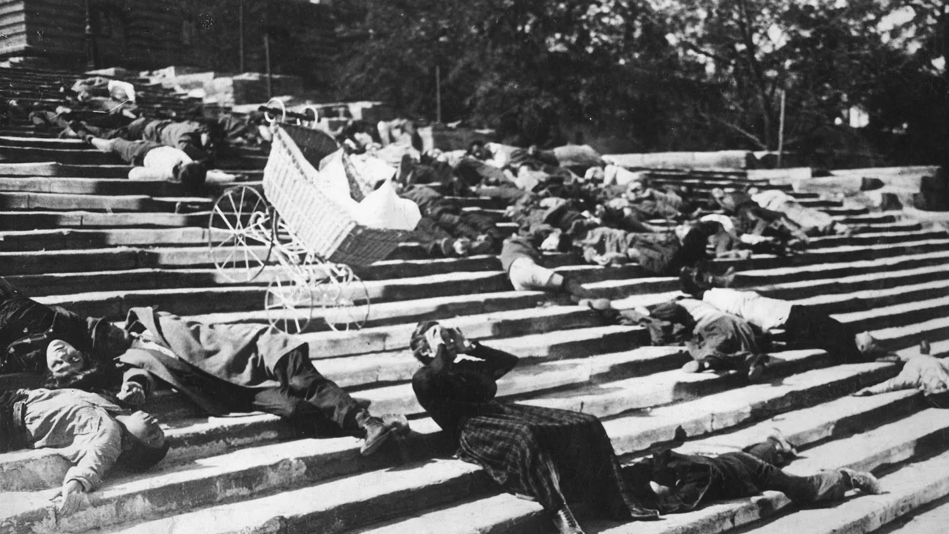 مردم در فیلم Battleship Potemkin روی پله‌ها مردند