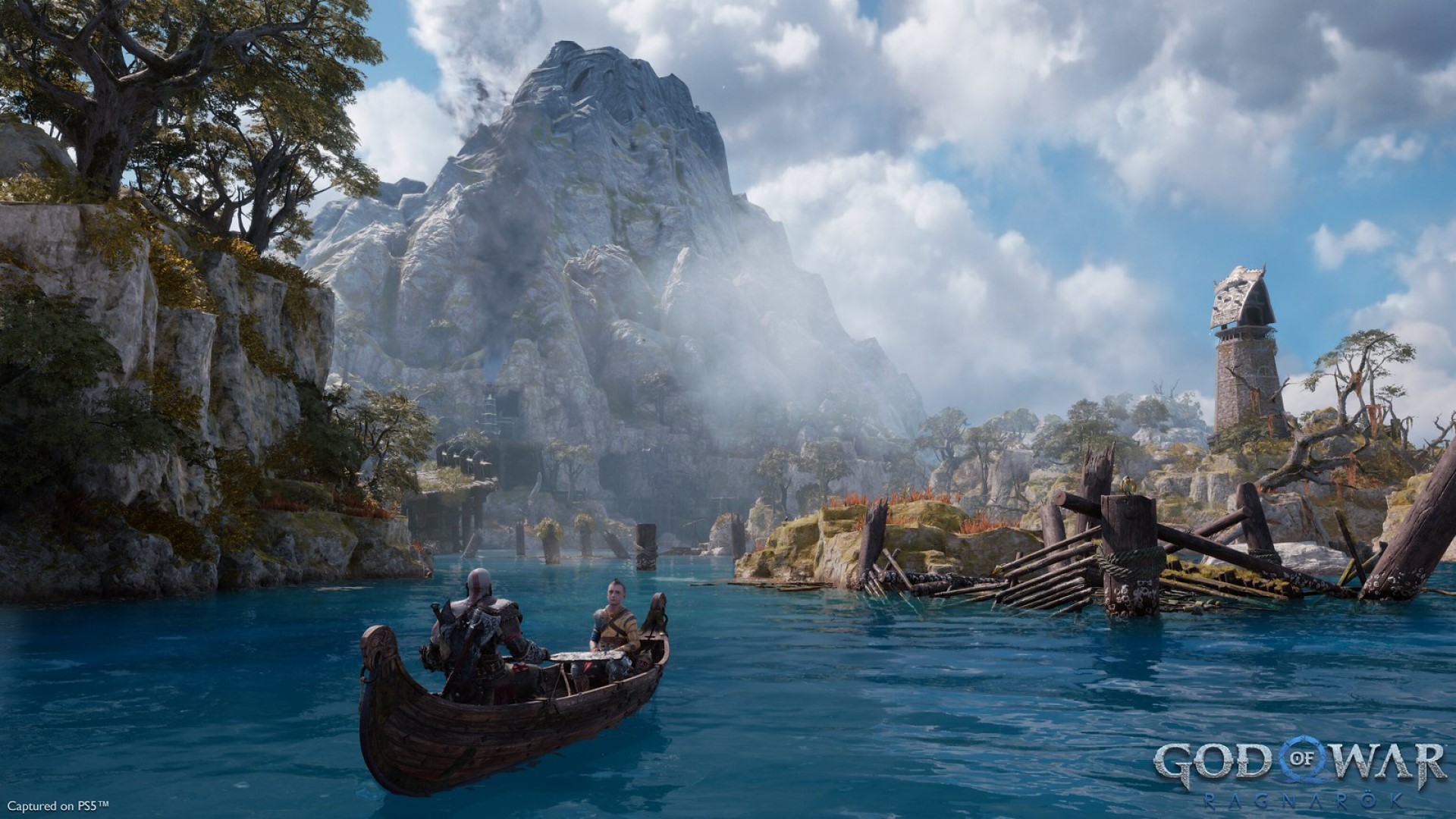 کریتوس و آترئوس سوار بر قایق در بازی God of War Ragnarok