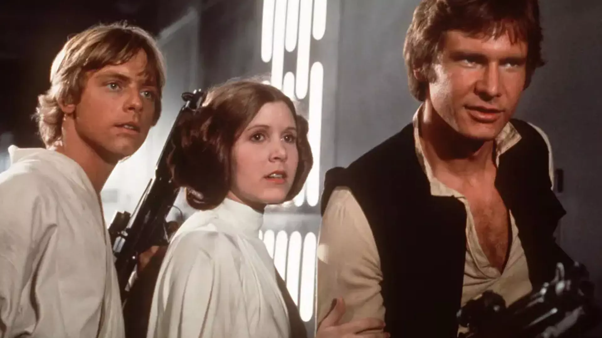 پرنسس لیا به همراه لوک اسکای واکر و هان سولو در فیلم Star Wars
