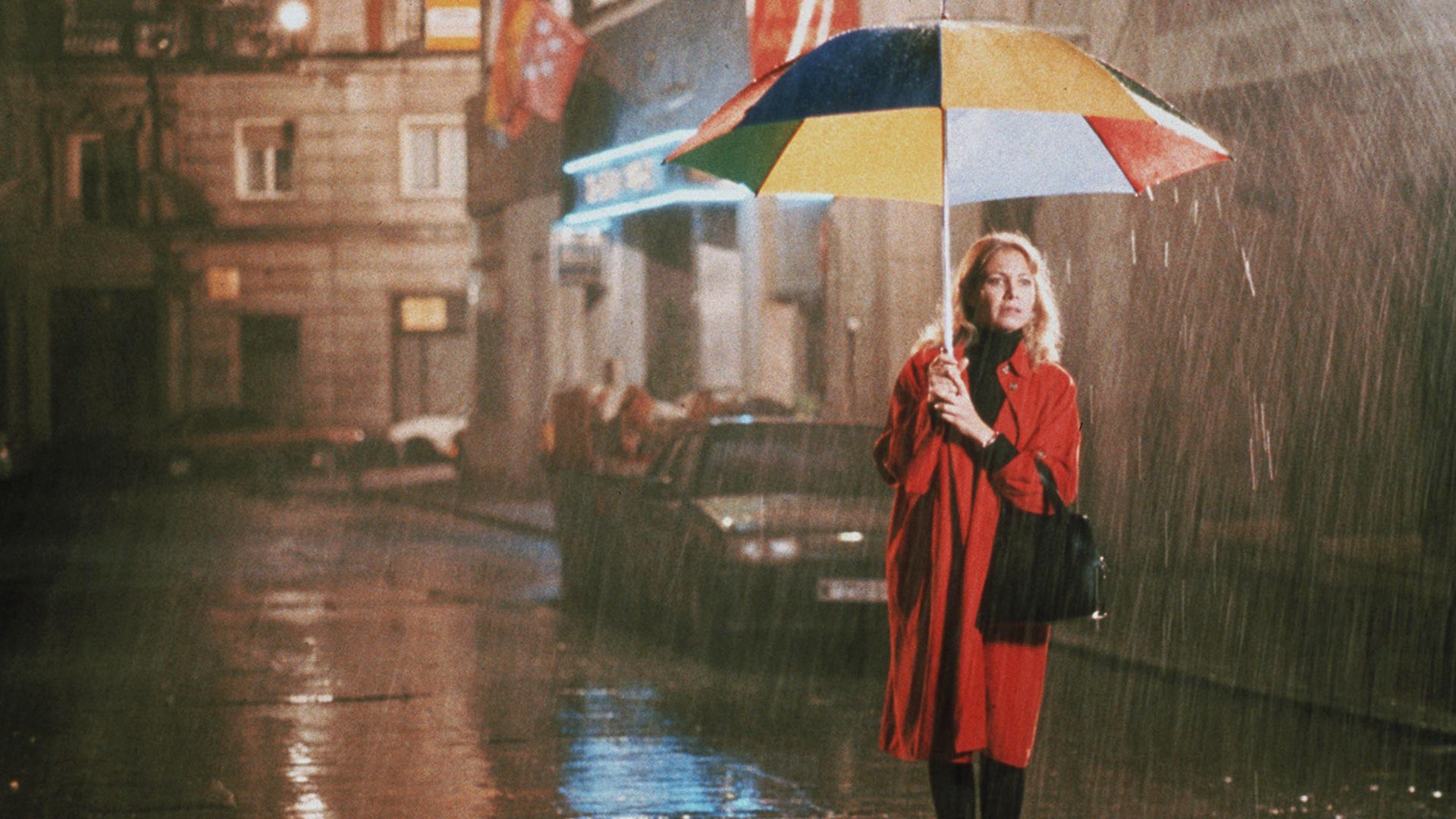 سیسیلیا روث در میان باران در فیلم All About My Mother