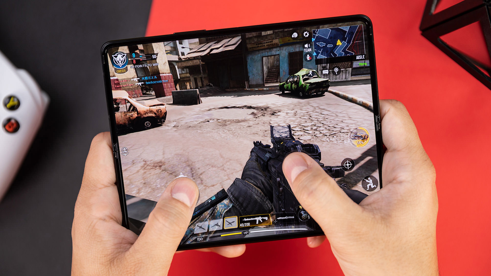 گوشی Galaxy Z Fold 3 درحال اجرای بازی کالاف دیوتی موبایل