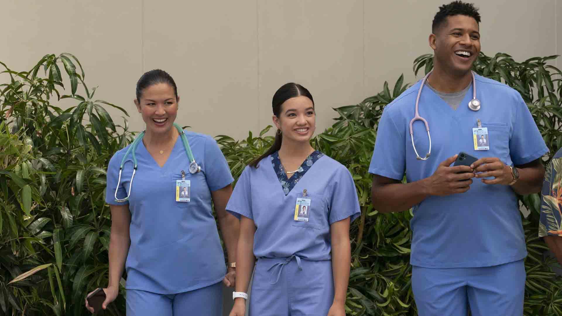 پیتون الیزابت لی، به همراه دو همکار پزشک خود در سریال Doogie Kamealoha, M.D. 