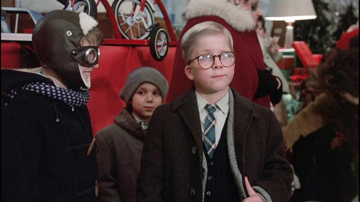 پسربچه با عینک در فیلم A Christmas Story، محصول سال ۱۹۸۳ میلادی