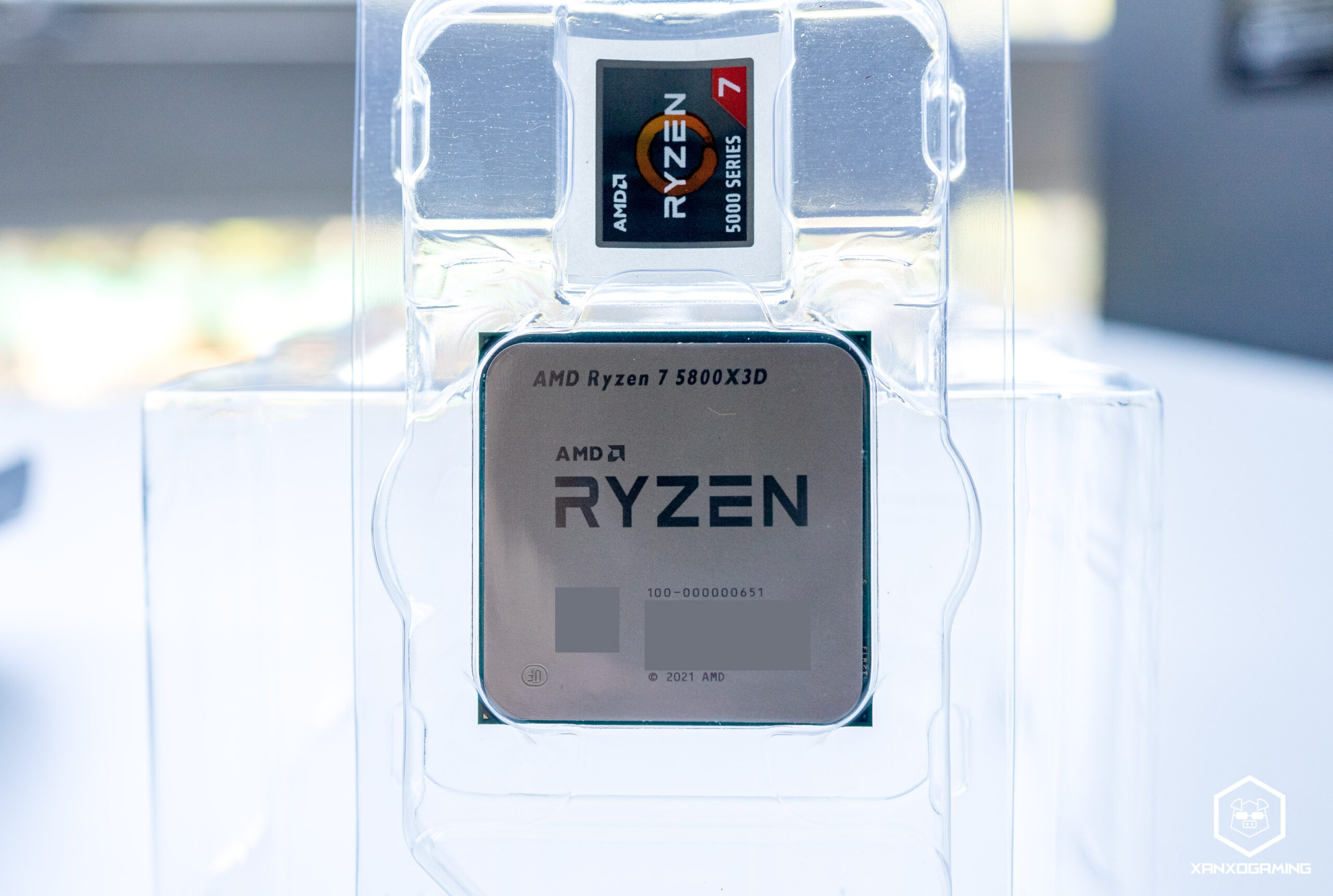 تصویری از پردازنده AMD Ryzen 7 5800X3D - منبع: XanxoGaming