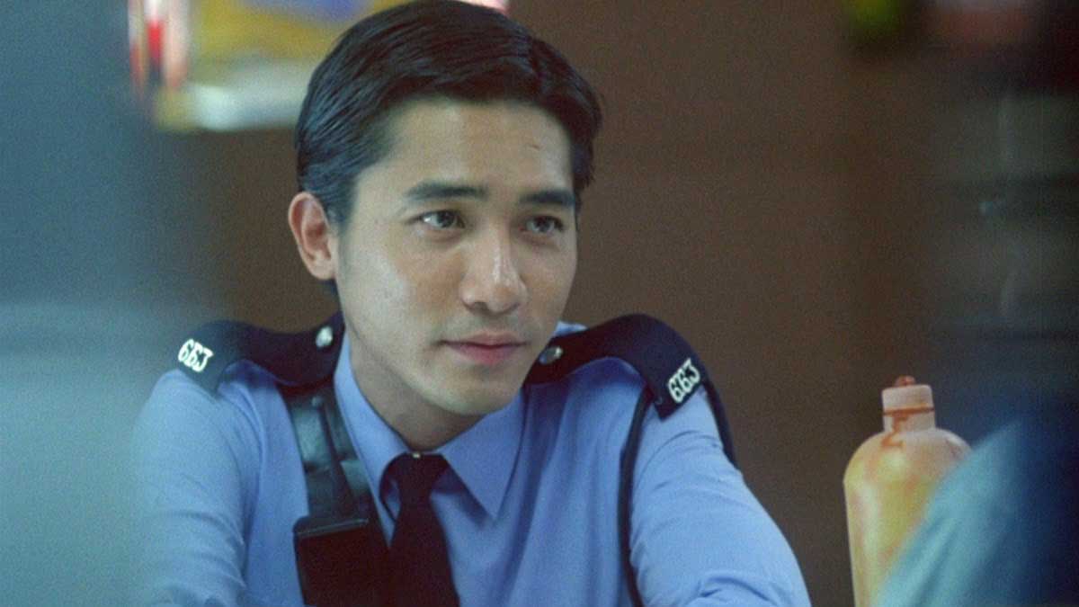 پلیس در فیلم Chungking Express، محصول سال ۱۹۹۴ میلادی سینمای هنگ کنگ