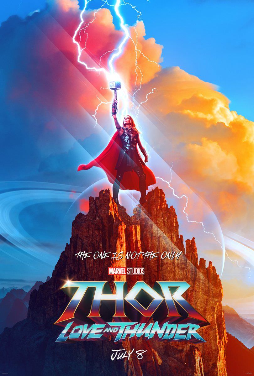 پوستر مایتی ثور یا ثور مونث با بازی ناتالی پورتمن در فیلم Thor: Love and Thunder 