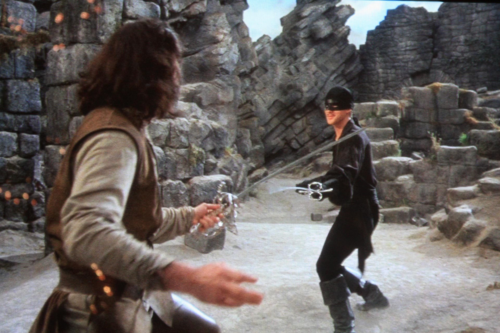 مندی پتینکین در فیلم عروس شاهزاده درحال شمشیربازی با شخصیت وستلی