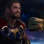 ثور با سلاح قدرتمندش در تصویر جدید فیلم Thor 4 با بازی کریس همسورث