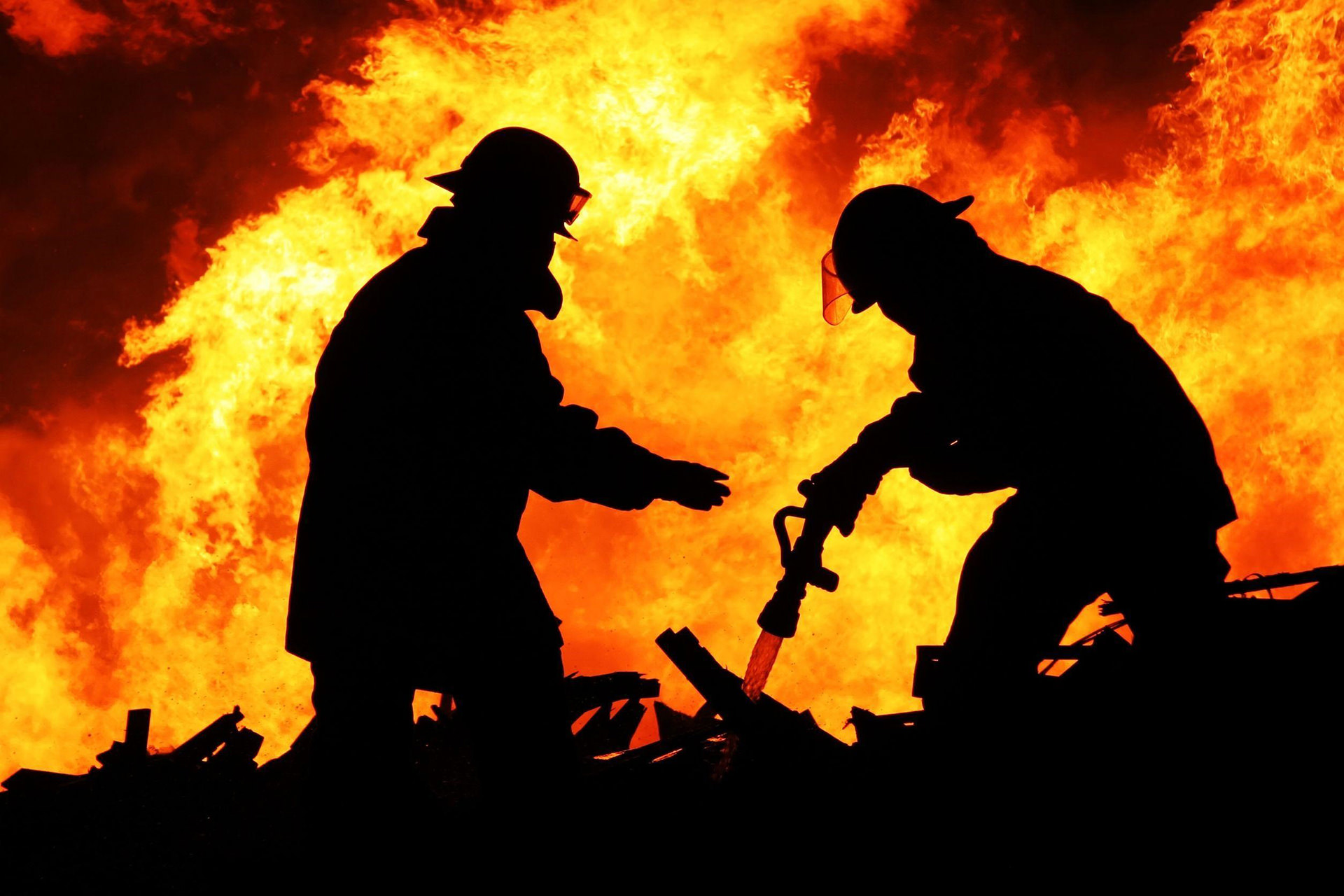 خرید بیمه آتش سوزی ارزان برای کاهش ریسک خطرات منازل و مغازه ها در 1401