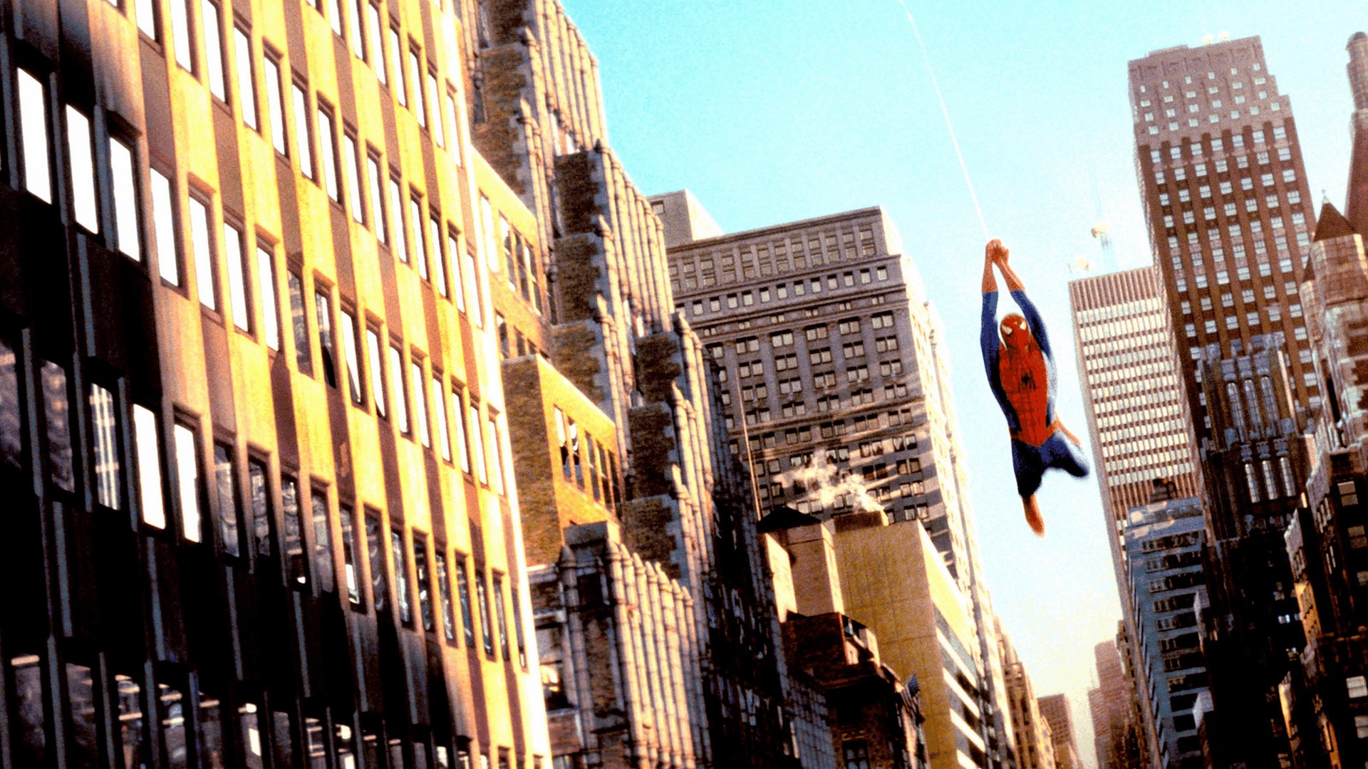 مرد عنکبوتی در حال پرواز در نیویورک