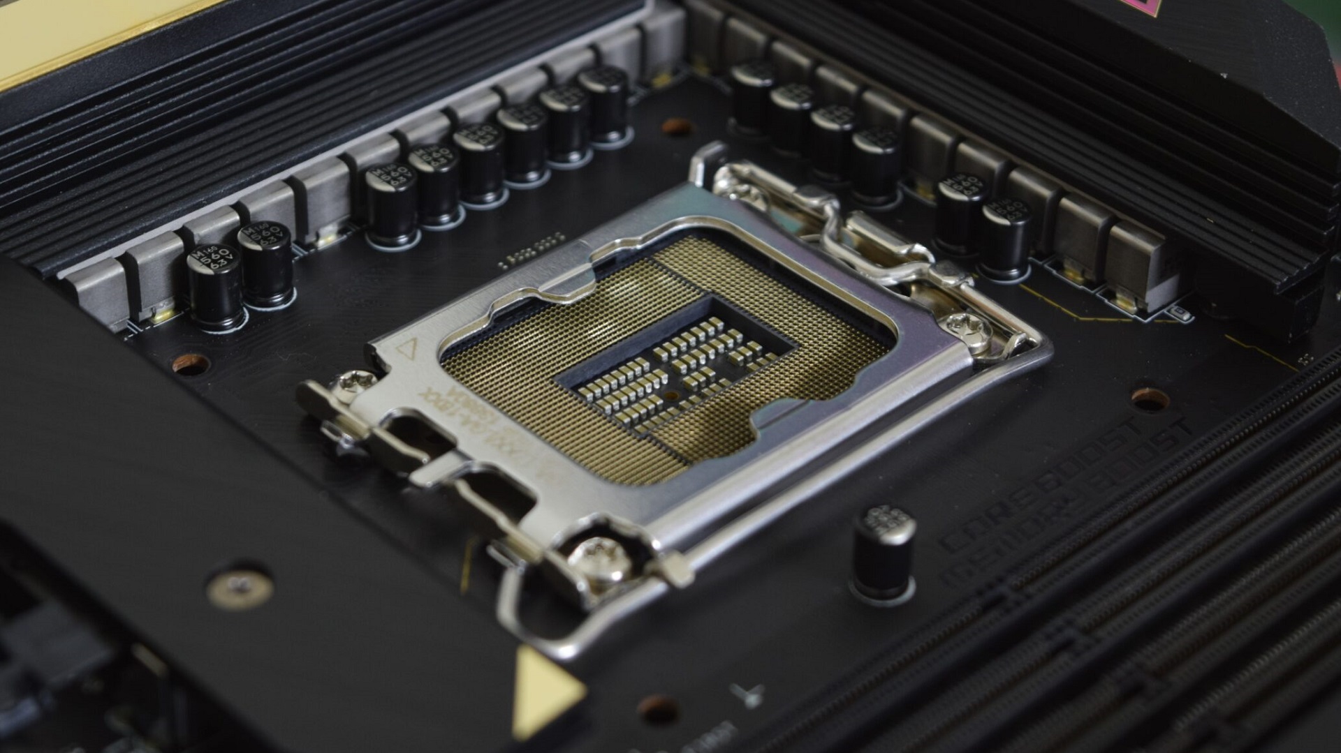 نسل چهاردهم پردازنده‌های اینتل ظاهراً به سوکت جدید LGA-2551 نیاز دارند 