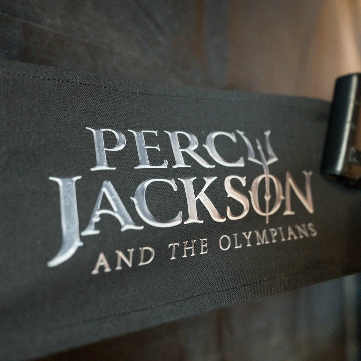صندلی تیم تولید در اولین روز فیلمبرداری سریال Percy Jackson and the Olympians