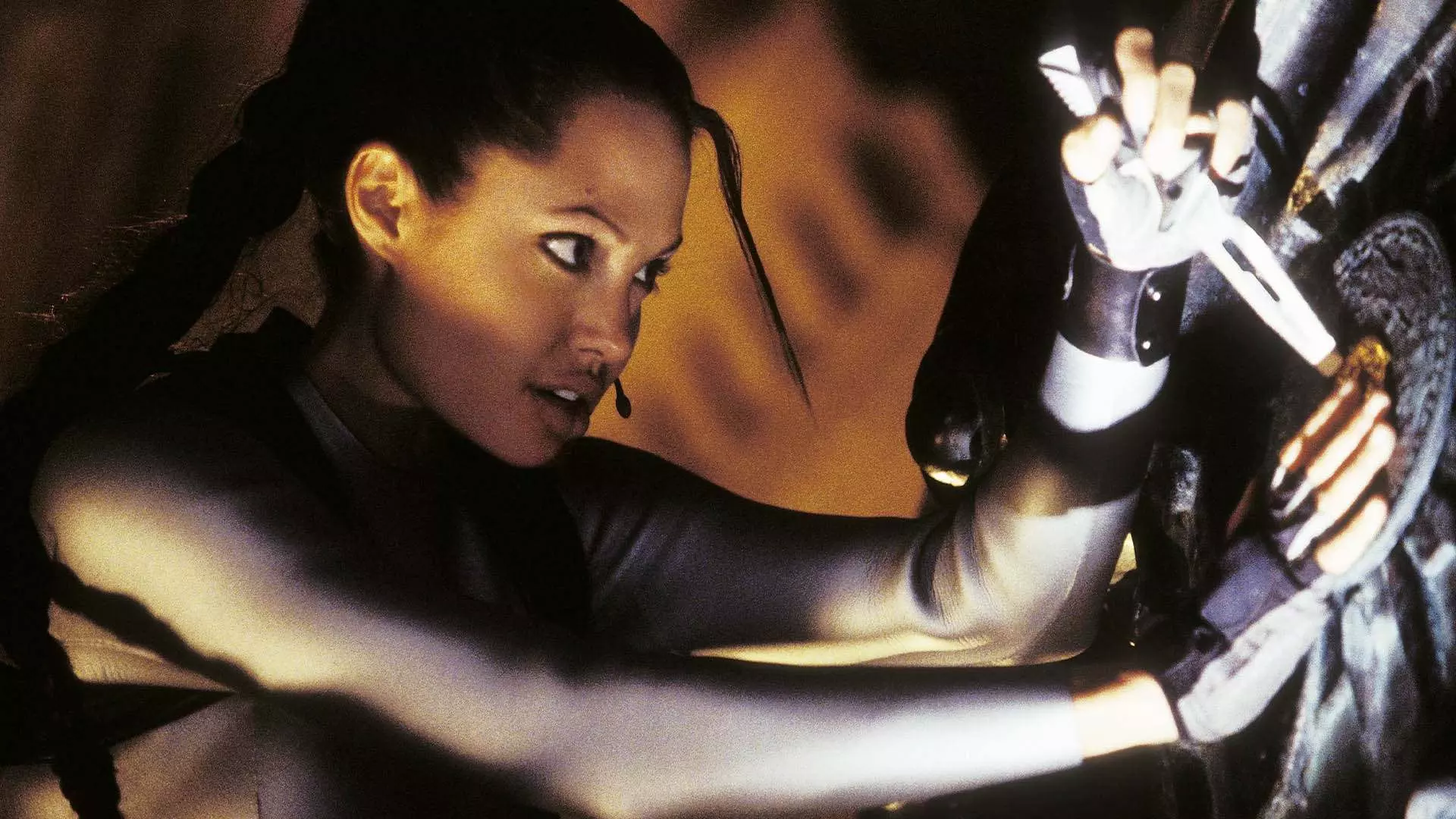Angelina Jolie, Lara Croft: Tomb Raider'da