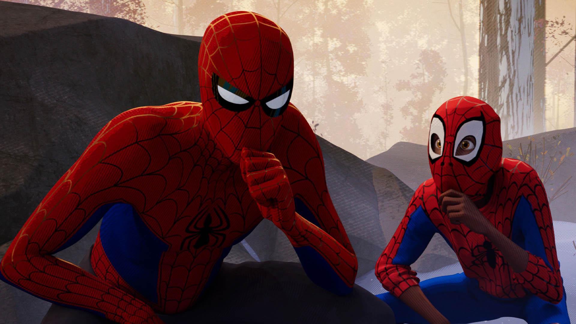 پیتر پارکر و مایلز مورالس در انیمیشن Spider-Man: Into the Spider-Verse