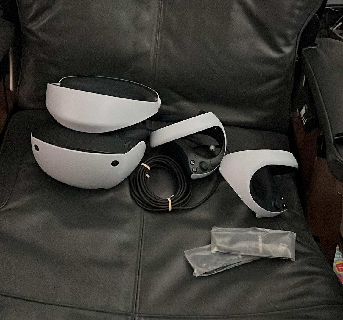 تصویر واقعی هدست واقعیت مجازی پلی استیشن VR2
