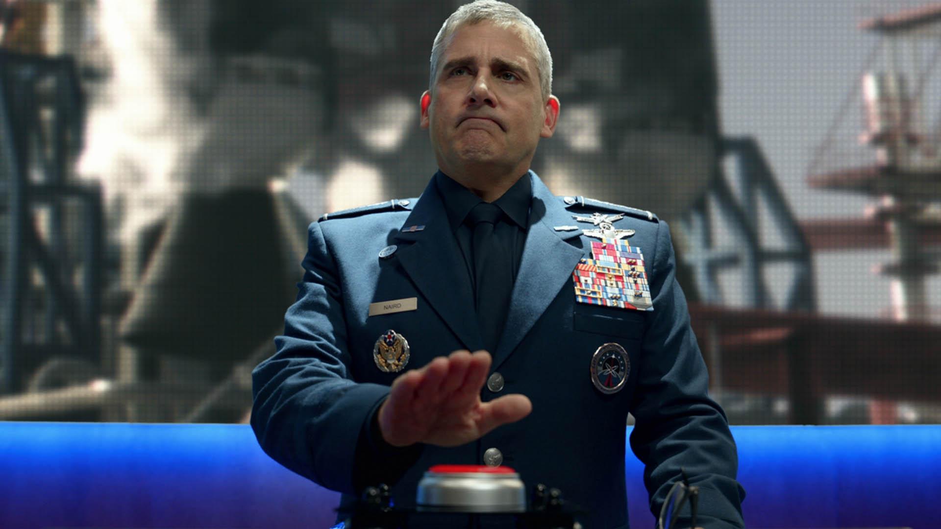 استیو کارل در نقش ژنرال گیک در نیروی فضایی